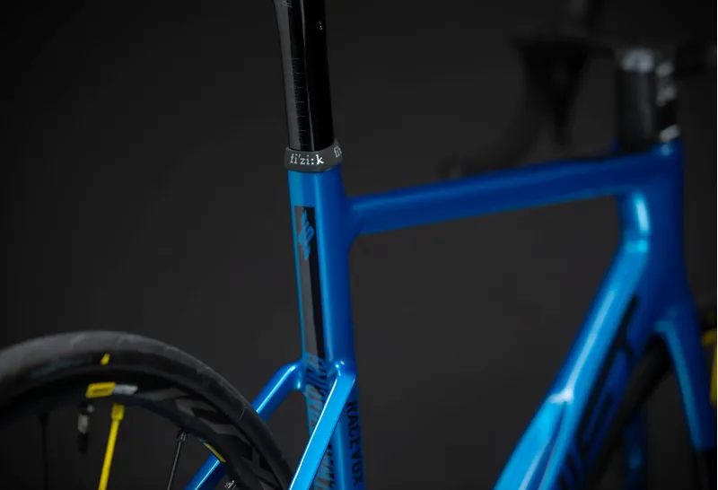 SwiftCarbon Racevox Disc Ultegra Cyan Blue-3