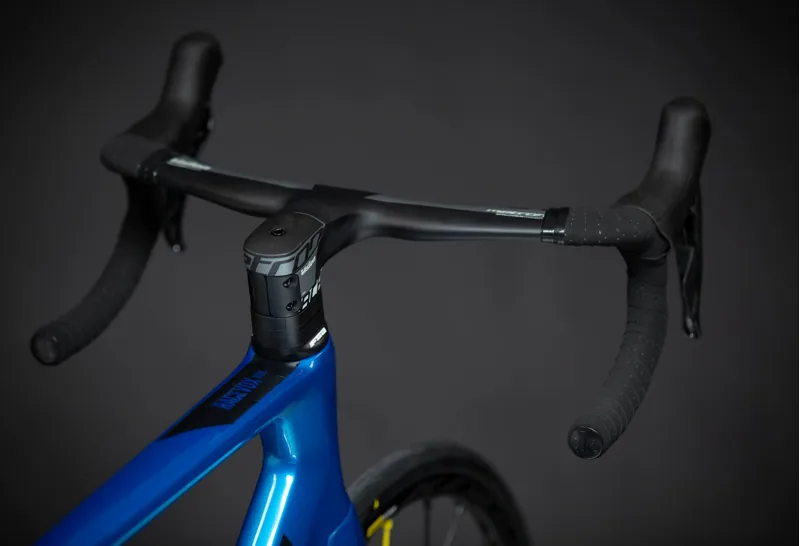 SwiftCarbon Racevox Disc Ultegra Cyan Blue-2