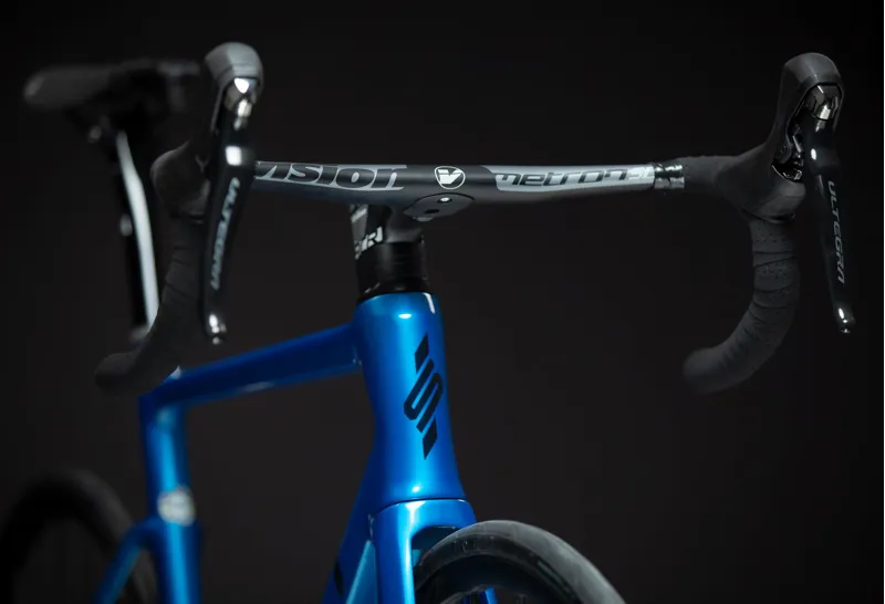 SwiftCarbon Racevox Disc Ultegra Cyan Blue-1