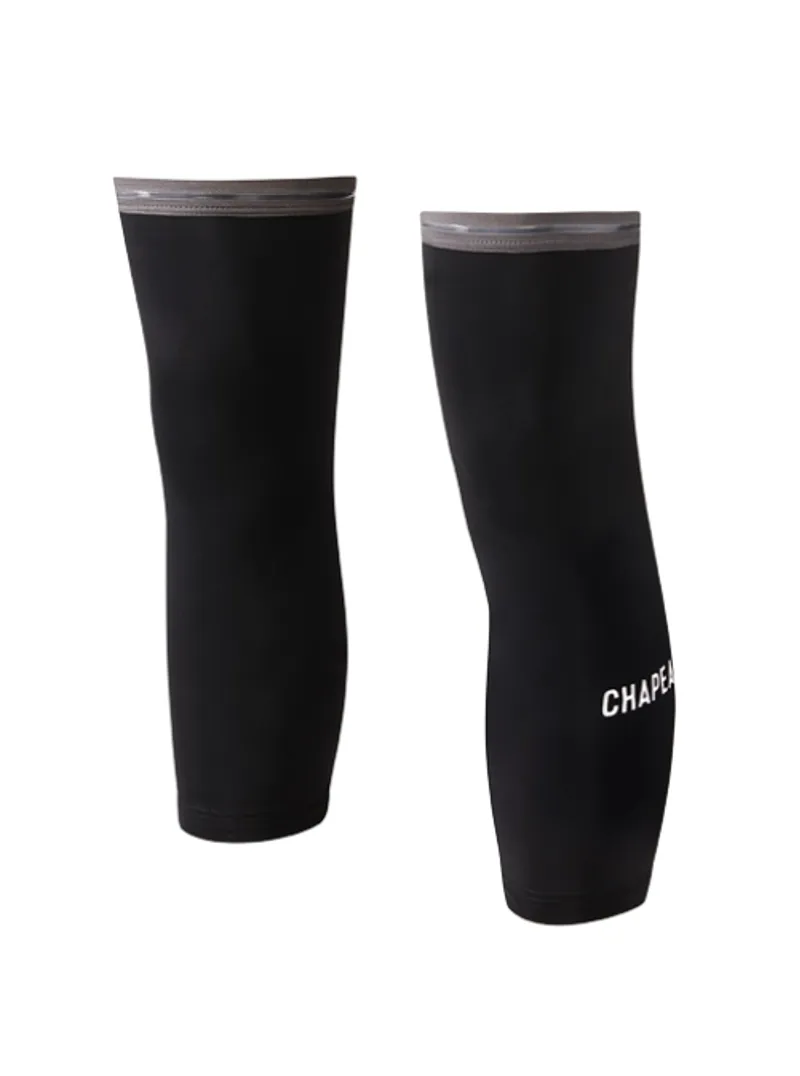 Chapeau Knee Warm Wordmark Black