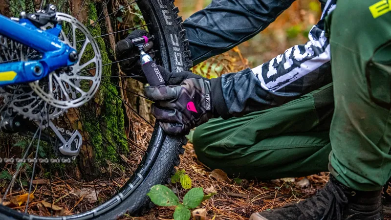 Muc-Off MTB Inflator-2