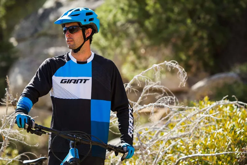 giant rail mtb helmet