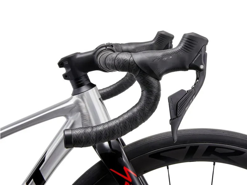 Giant Seek 1 Kids Bike in Raw Aluminum-7