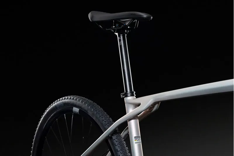 Lapierre Crosshill CF 6.0 AXS Gravel Bike in White-3