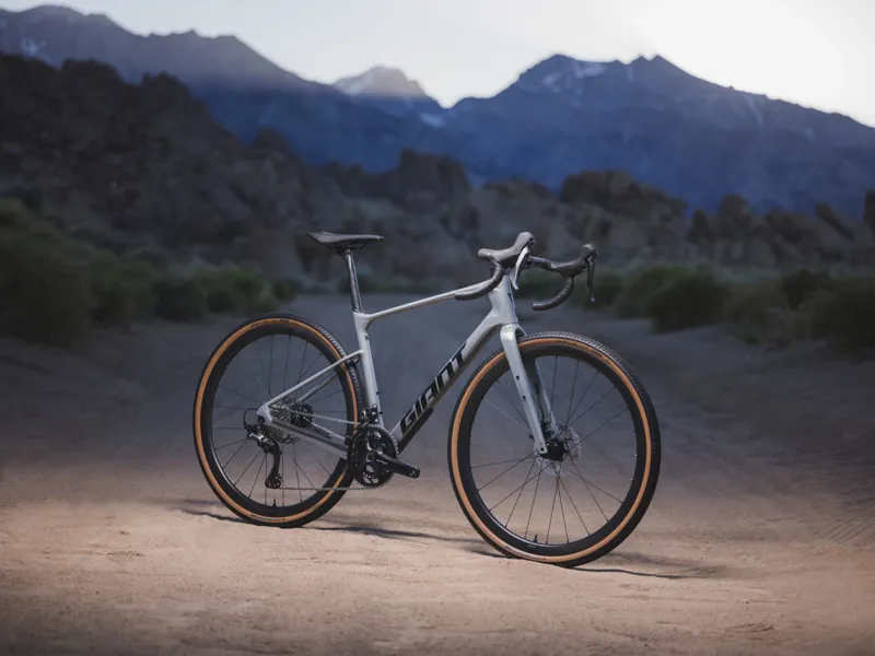 Giant Revolt Advanced 0 Gravel Bike In Gloss Aurora Noise-8