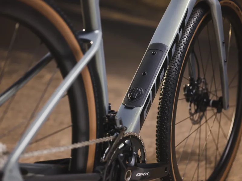 Giant Revolt Advanced 0 Gravel Bike In Gloss Aurora Noise-6