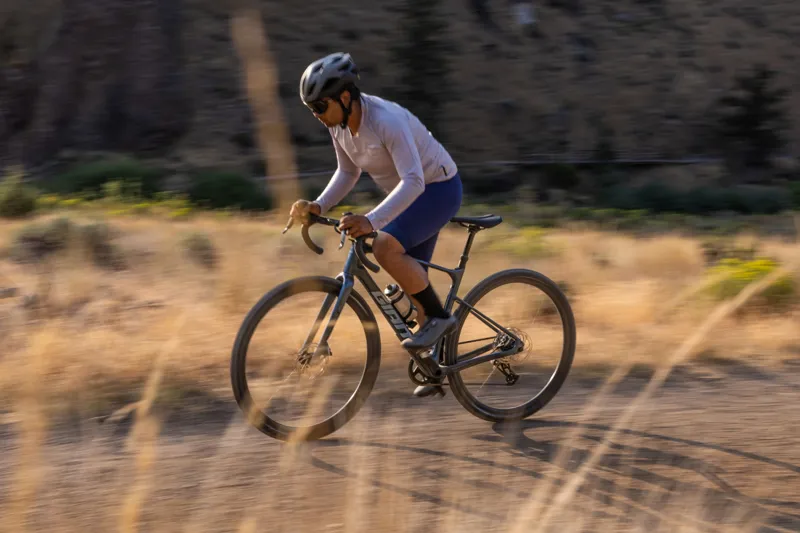 Giant Revolt Advanced 1 Gravel Bike In Gloss Ocean Twilight-8