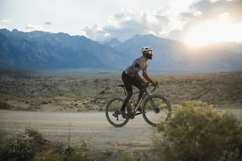 Giant Revolt Advanced Pro 0 Gravel Bike In Gloss Interstellar/Chrome-3