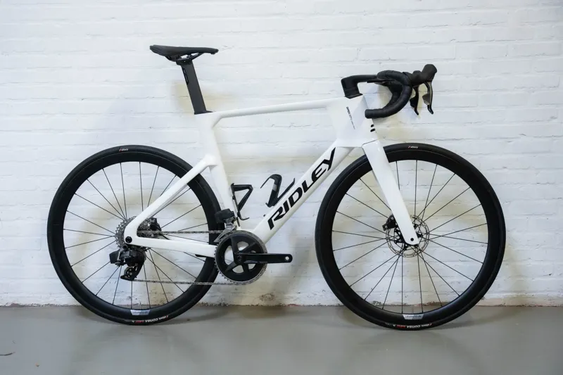 Ridley Noah 105 DI2 Road Bike in Pearl White-6