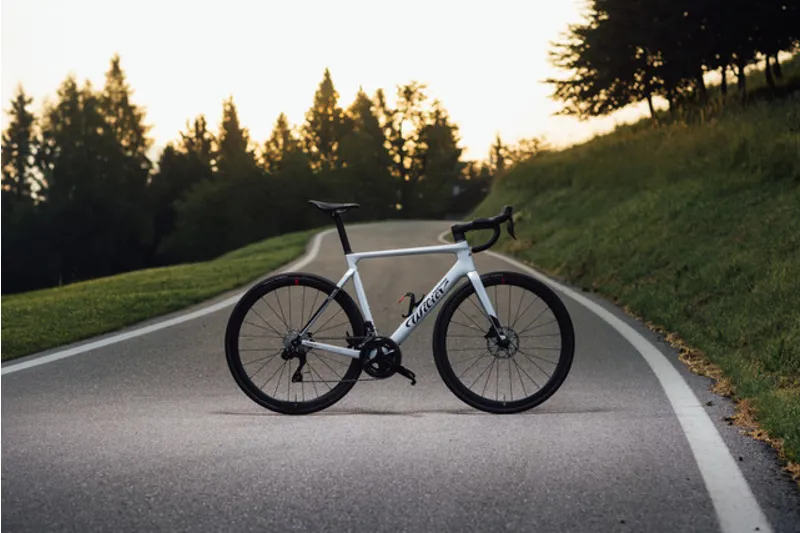 Wilier FILANTE SL RIVAL AXS SYNTHIUM SILVER BLACK-12