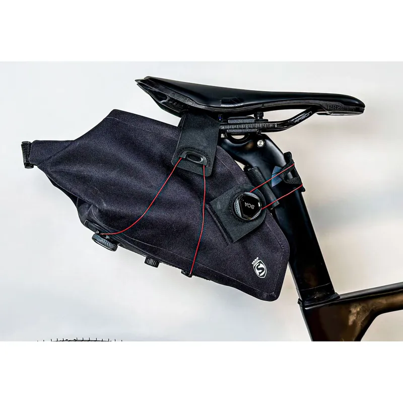 Silca Grinta Roll-Top 2-5-litre Adventure Saddle Bag in Black-5