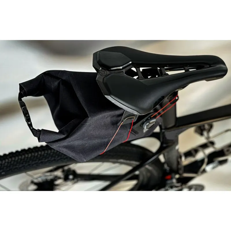 Silca Grinta Roll-Top 2-5-litre Adventure Saddle Bag in Black-6
