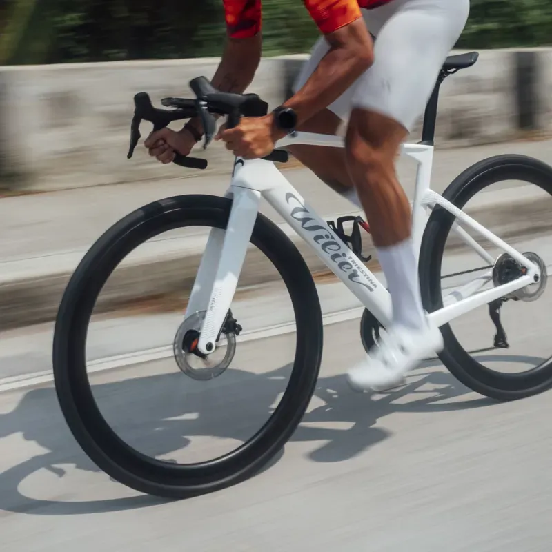 Wilier Rapida 105 12x Bike in Weekend White-6